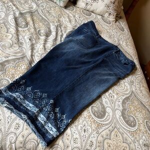 Denim 24/7 Dark Blue Embroidered-Hem Denim cropped jeans